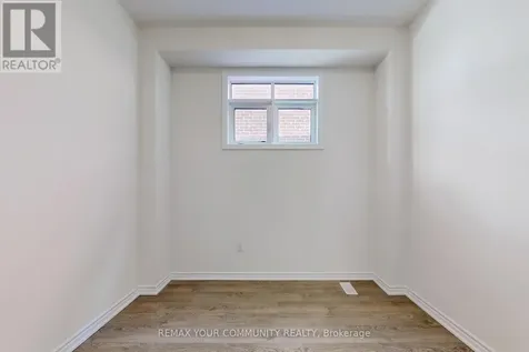 105 Halldorson Avenue Aurora ON L4G 7B6
