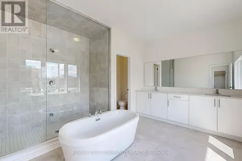 105 Halldorson Avenue Aurora ON L4G 7B6