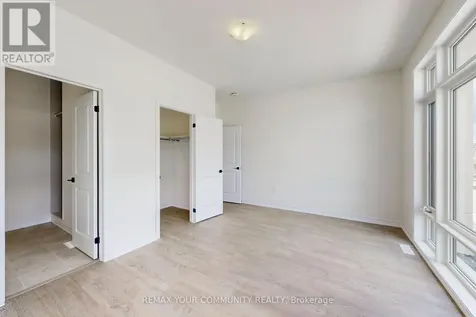 105 Halldorson Avenue Aurora ON L4G 7B6