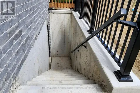 105 Halldorson Avenue Aurora ON L4G 7B6