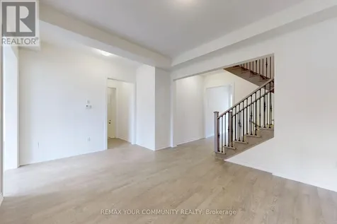 105 Halldorson Avenue Aurora ON L4G 7B6
