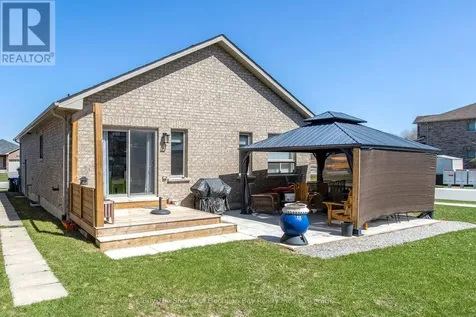 27 Beausoleil Drive Penetanguishene ON L9M 0V7