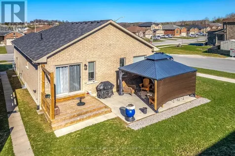 27 Beausoleil Drive Penetanguishene ON L9M 0V7