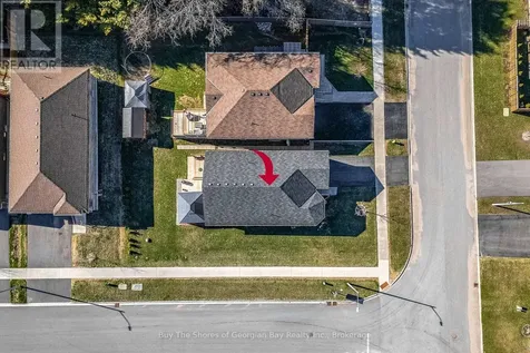 27 Beausoleil Drive Penetanguishene ON L9M 0V7