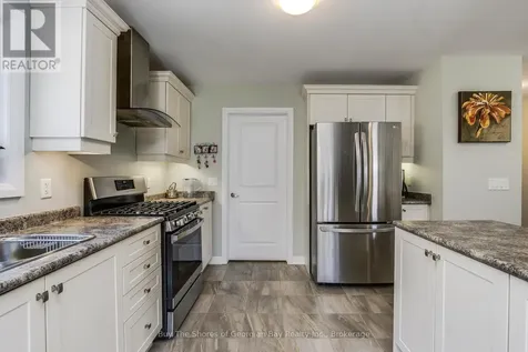 27 Beausoleil Drive Penetanguishene ON L9M 0V7