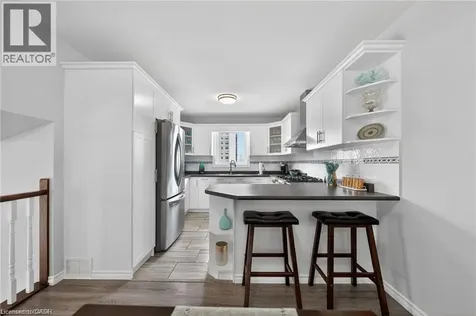 102 Nathan Court Cambridge ON N1P 1C1