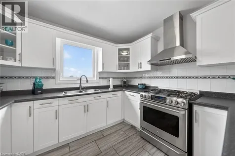 102 Nathan Court Cambridge ON N1P 1C1