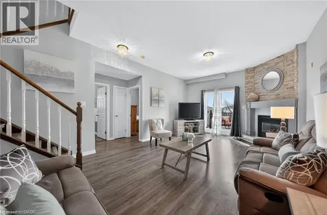 102 Nathan Court Cambridge ON N1P 1C1