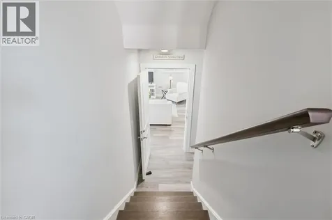 33 Aberdeen Road North Cambridge ON N1S 2X1