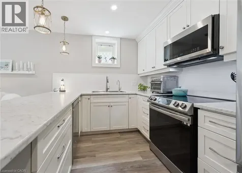 33 Aberdeen Road North Cambridge ON N1S 2X1