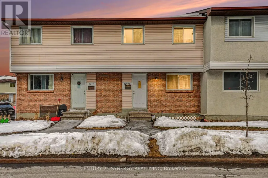 1239 Bowmount Street Ottawa ON K1J 8T4