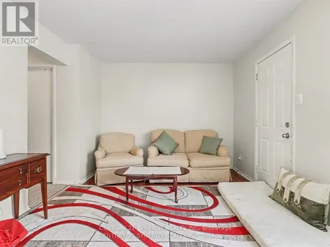 1239 Bowmount Street Ottawa ON K1J 8T4