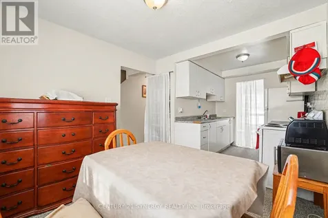 1239 Bowmount Street Ottawa ON K1J 8T4