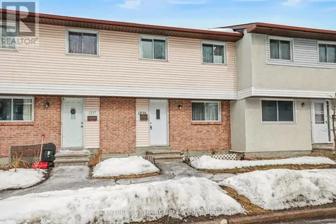 1239 Bowmount Street Ottawa ON K1J 8T4