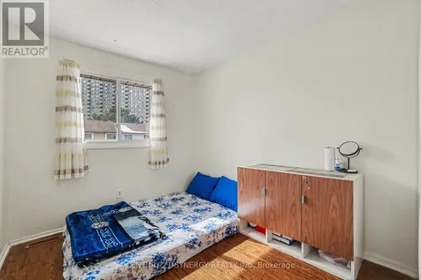 1239 Bowmount Street Ottawa ON K1J 8T4
