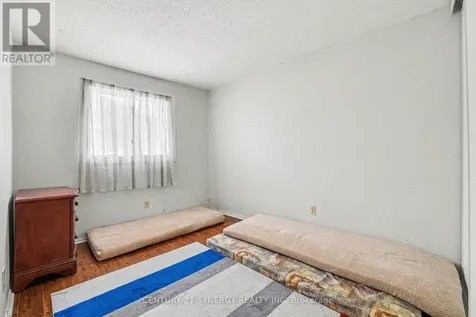 1239 Bowmount Street Ottawa ON K1J 8T4