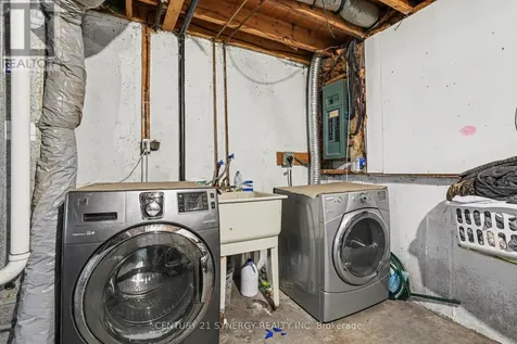 1239 Bowmount Street Ottawa ON K1J 8T4