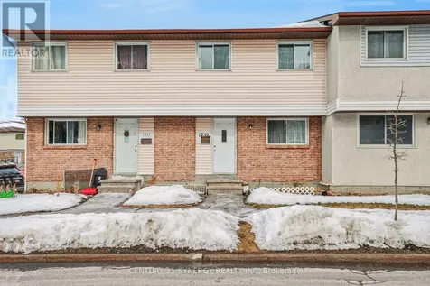 1239 Bowmount Street Ottawa ON K1J 8T4