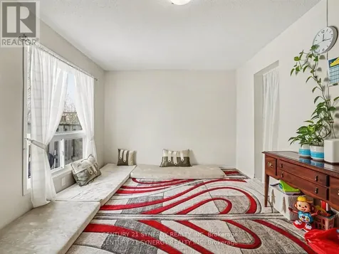 1239 Bowmount Street Ottawa ON K1J 8T4