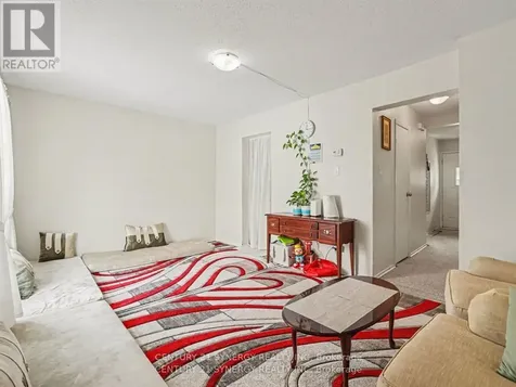 1239 Bowmount Street Ottawa ON K1J 8T4