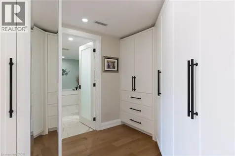 100 Lakeshore Road East Oakville ON L6J 6M9