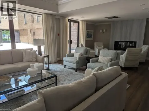 100 Lakeshore Road East Oakville ON L6J 6M9