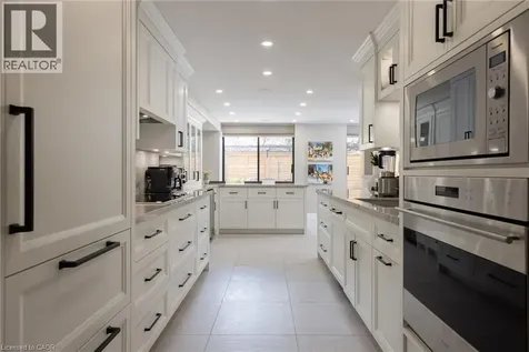 100 Lakeshore Road East Oakville ON L6J 6M9