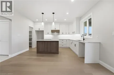 102 Oak Avenue Paris ON N3L 0J6