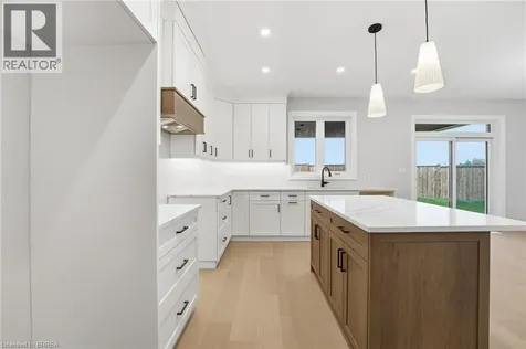 102 Oak Avenue Paris ON N3L 0J6
