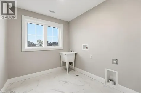 102 Oak Avenue Paris ON N3L 0J6