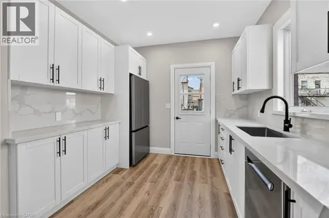 20 Avenue Place Welland ON L3B 4B1