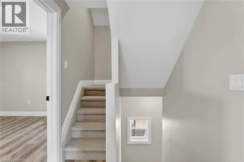 20 Avenue Place Welland ON L3B 4B1