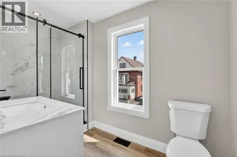 20 Avenue Place Welland ON L3B 4B1