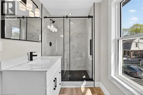 20 Avenue Place Welland ON L3B 4B1