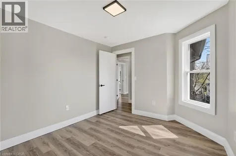 20 Avenue Place Welland ON L3B 4B1
