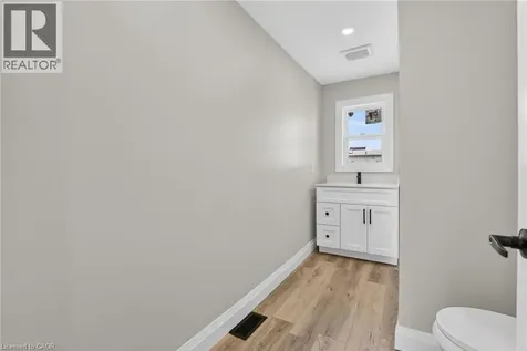 20 Avenue Place Welland ON L3B 4B1