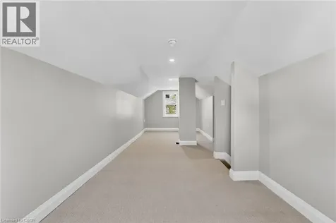 20 Avenue Place Welland ON L3B 4B1