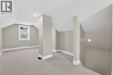 20 Avenue Place Welland ON L3B 4B1