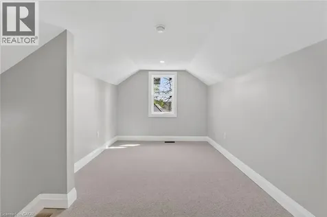 20 Avenue Place Welland ON L3B 4B1