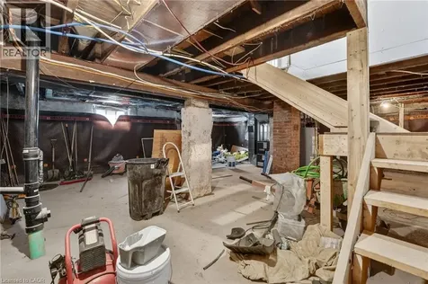 20 Avenue Place Welland ON L3B 4B1