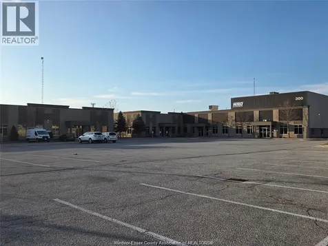 2215 Huron Church Windsor ON N9C 2L8
