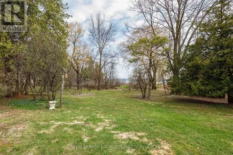 21 Eva Crescent Collingwood ON L9Y 5R1