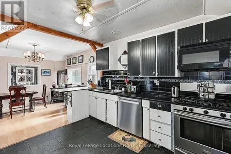 21 Eva Crescent Collingwood ON L9Y 5R1