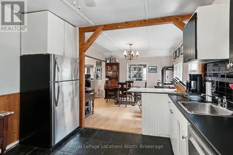 21 Eva Crescent Collingwood ON L9Y 5R1