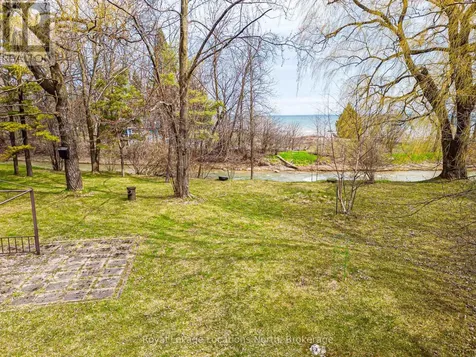 21 Eva Crescent Collingwood ON L9Y 5R1
