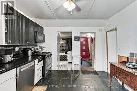 21 Eva Crescent Collingwood ON L9Y 5R1