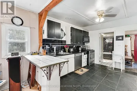 21 Eva Crescent Collingwood ON L9Y 5R1