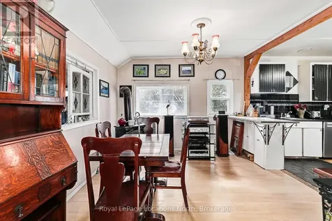 21 Eva Crescent Collingwood ON L9Y 5R1