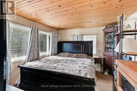 21 Eva Crescent Collingwood ON L9Y 5R1
