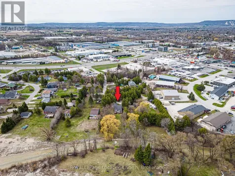 21 Eva Crescent Collingwood ON L9Y 5R1